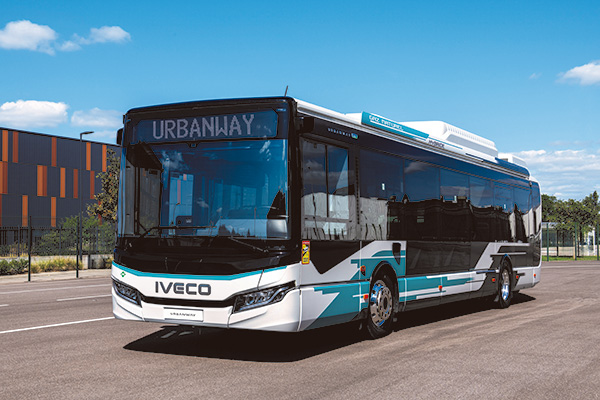 URBANWAY HYBRID CNG marca investimento em transporte público mais sustentável