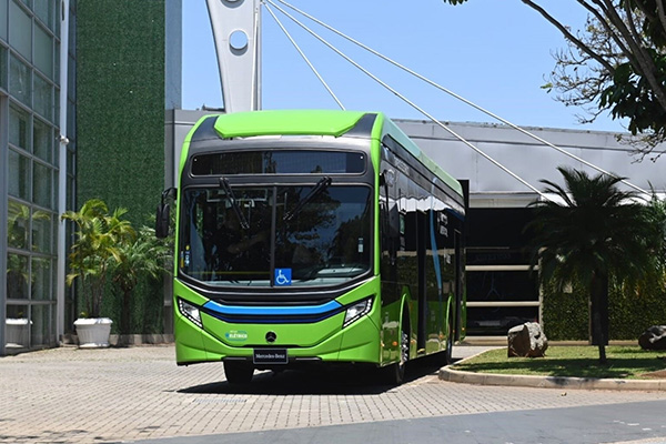 Mercedes-Benz ultrapassa a marca de 500 ônibus elétricos eO500U vendidos no Brasil
