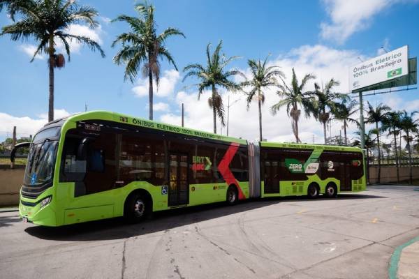 Eletra entrega primeiros ônibus articulados elétricos de São Paulo para a Viação Metrópole Paulista